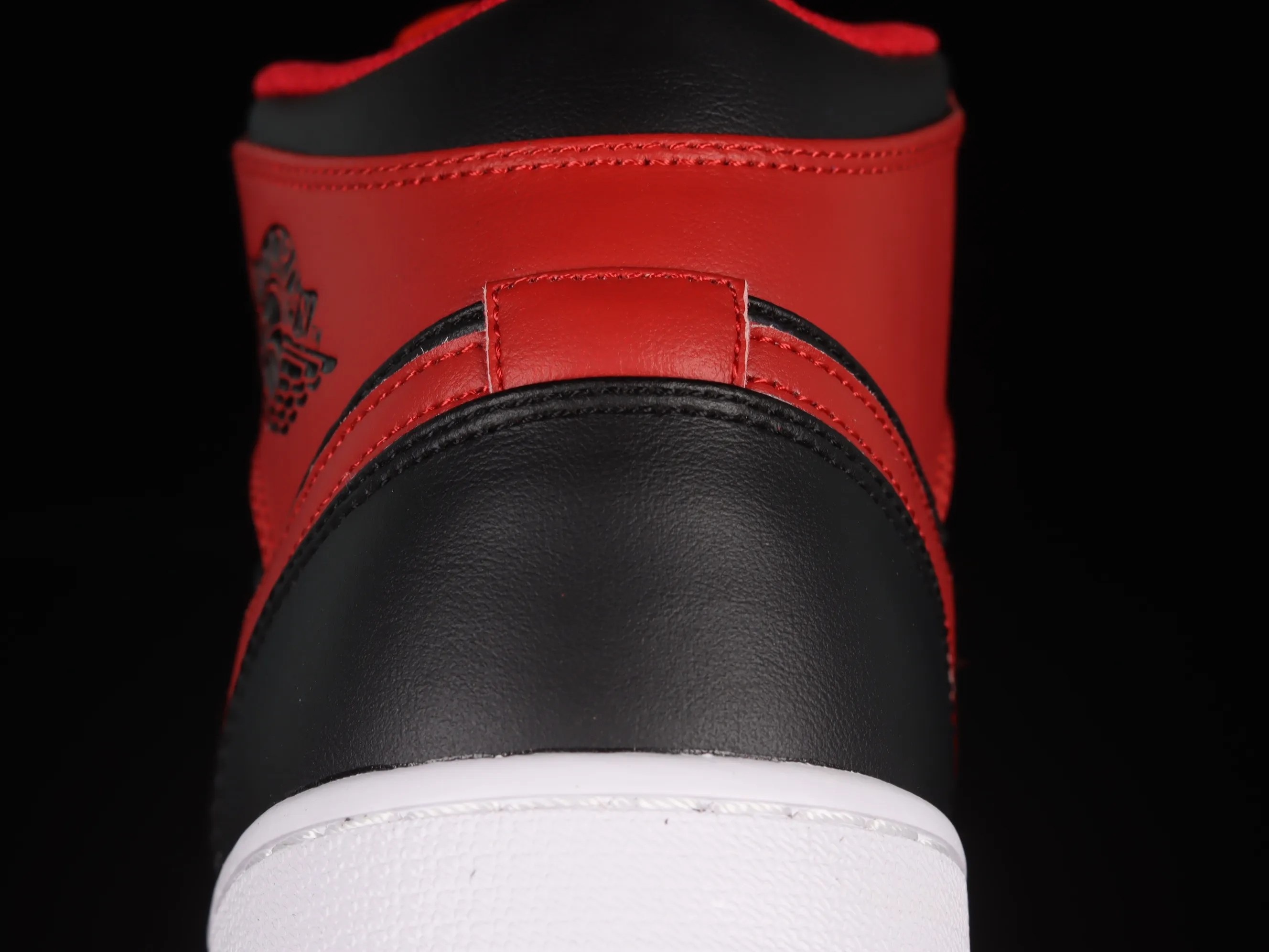 All categories Air Jordan Jordan series basketball shoes Air Jordan 1 Mid Air Jordan 1 Mid AJ1 Joe 1 black and red China basketball shoes DQ8426-060